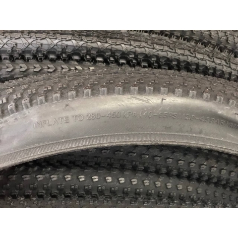 Покришка на велосипед 27.5x1.95 CST JET полегшена