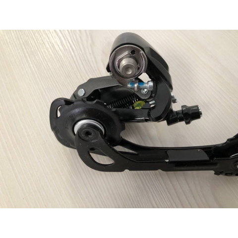 Перемикач на велосипед задній Shimano RD-M370 ALTUS 9 швидкостей