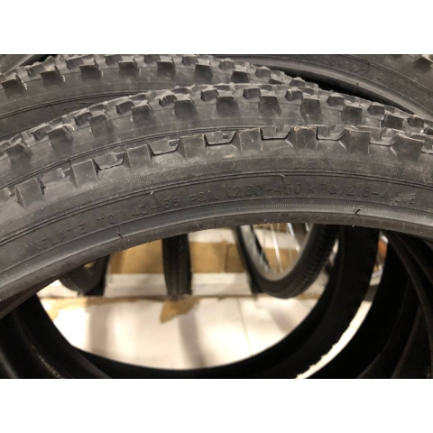 Покришка на велосипед 26x1.95 шипована