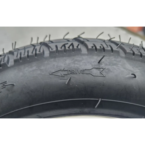 Безкамернка шина 3.00-12 6PR на скутер SC-TYRE