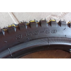 Покришка з камерою 3.00-18 на мотоцикл Минск шипована SC-TYRE