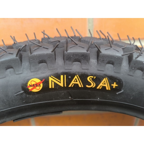 Покришка 3.50-18 з камерою шипована фірми Nasa 6 PR